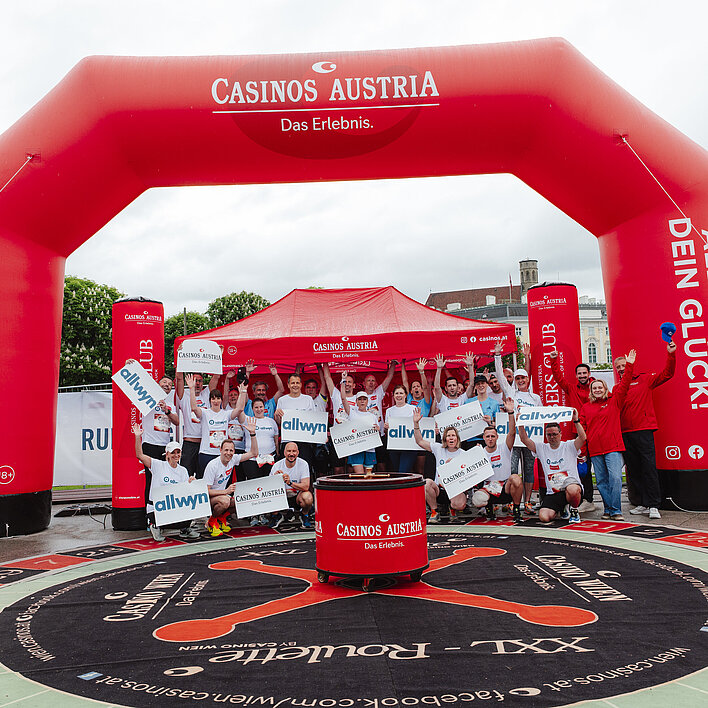 Wings for Life World Run 2025 Lauf-Team beim Riesen-Roulette