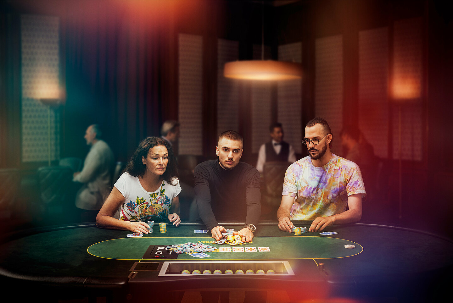 Gruppe bei Poker Turnier im Casino