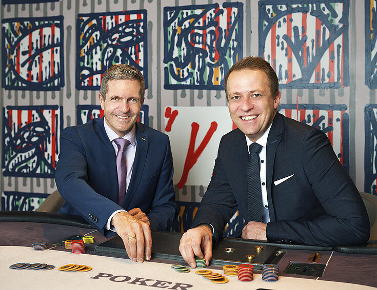 Direktor Frießer übergibt an neuen Casino Innsbruck Direktor Martin König