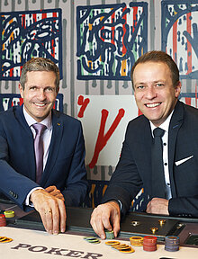 Direktor Frießer übergibt an neuen Casino Innsbruck Direktor Martin König