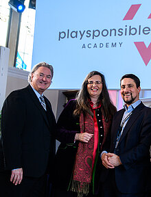 Gen.Dir. Erwin van Lambaart, Mag. Dr. Gabriela-Maria Straka, Mag. Philipp Gaggl, BA, und Mag. Arno Nagelschmied bei der Playsponsible Academy der Casinos Austria und Österreichische Lotterien Gruppe