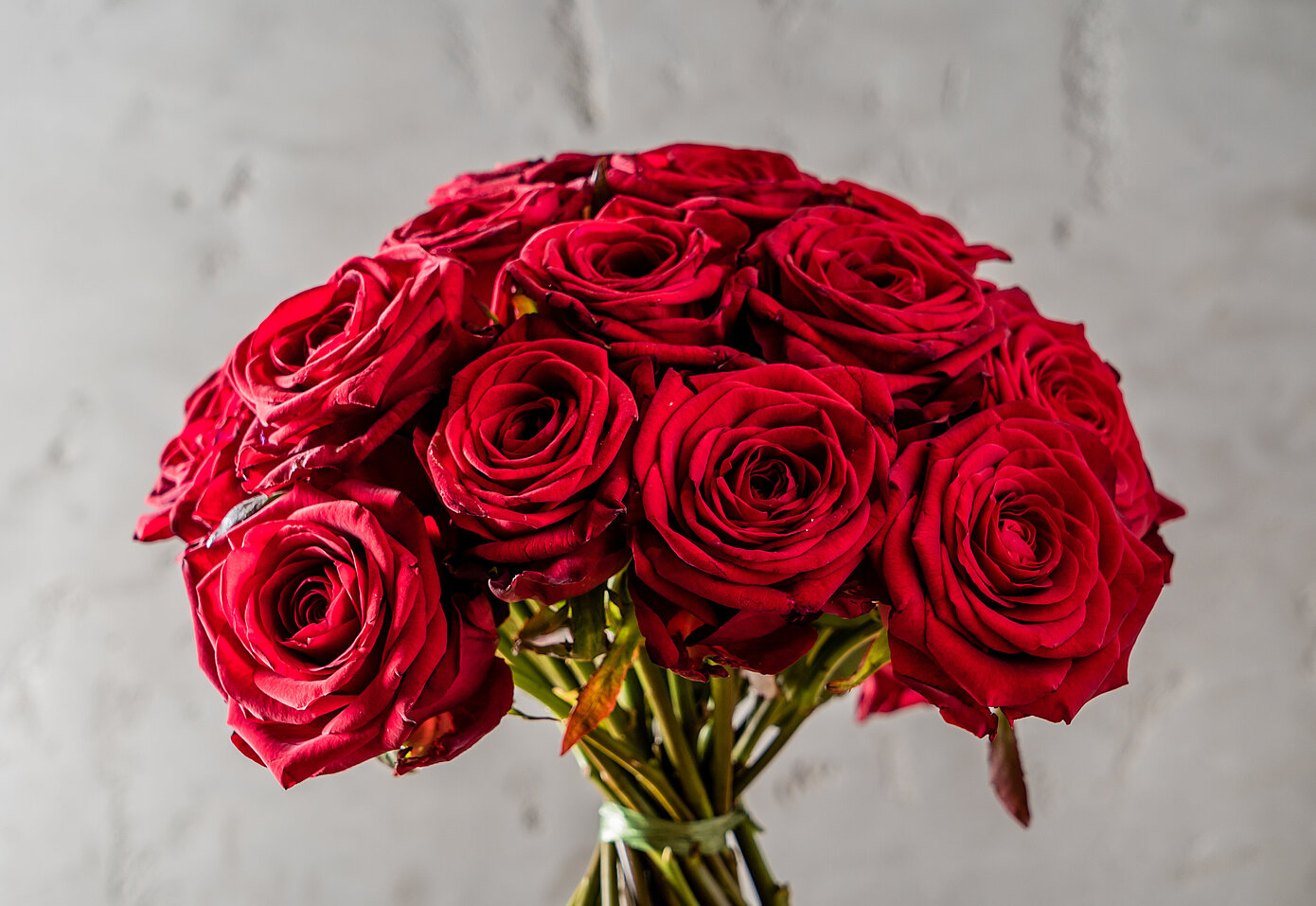 Blumenstrauß aus roten Rosen