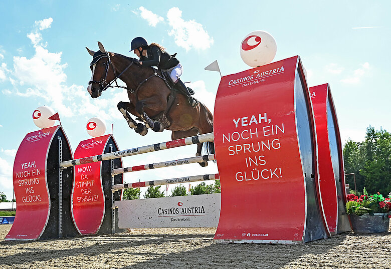OEPS Casinos Austria Future Cup Sujet Springreiterin