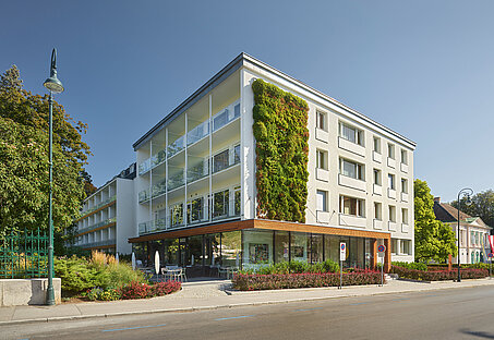 At The Park Hotel Baden Außenansicht Sommer