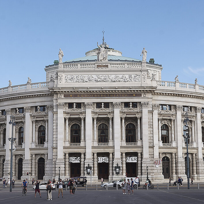 Burgtheater Außenansicht bei Tag