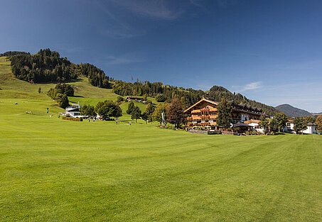 Hotel Rasmushof Außenansicht Sommer