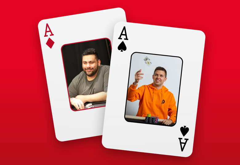 Zwei Pokerspieler auf Ass-karten, einer sitzt am Tisch und lächelt, der andere wirft einen Chip in die Luft, mit rotem Hintergrund