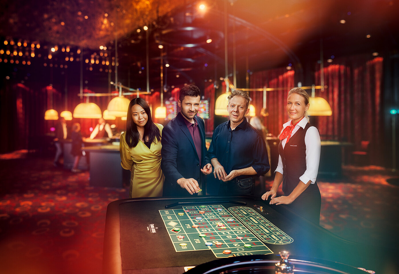 Gruppe bei Roulette Turnier im Casino