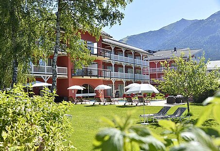 Das Hotel Eden in Seefeld Außenansicht im Sommer