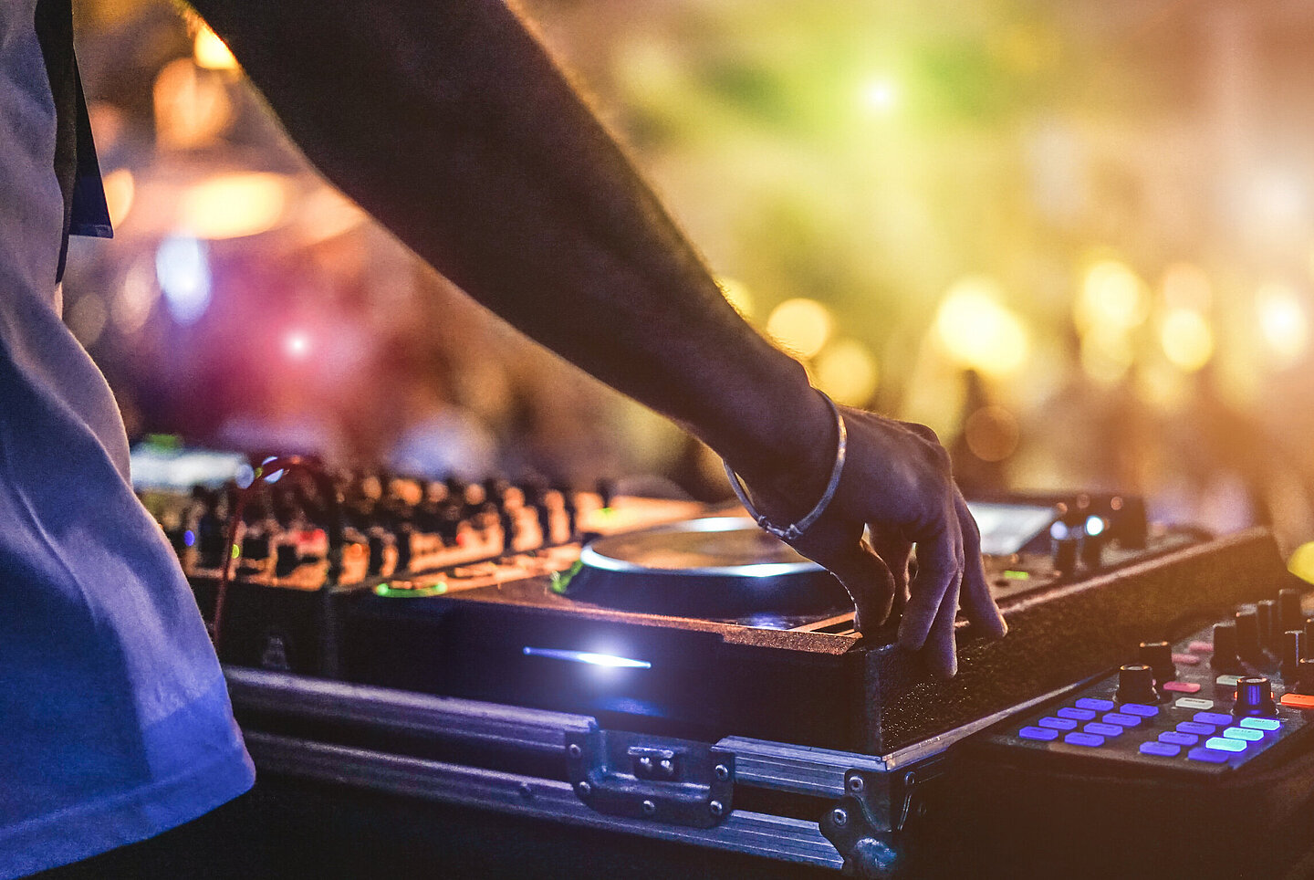 Dj 