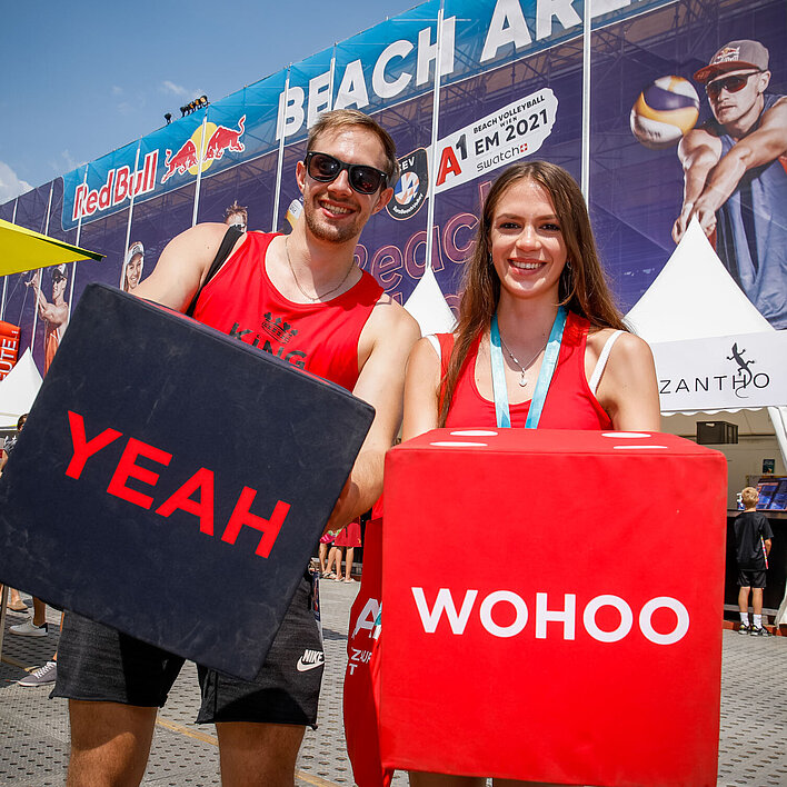 Beach Volleyball EM 2021 Paar mit YEAH und WOHOO Würfel