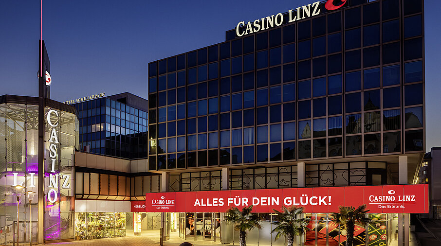 Casino Linz Außenansicht bei Nacht