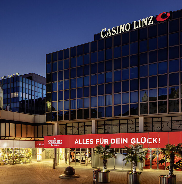 Casino Linz Außenansicht bei Nacht