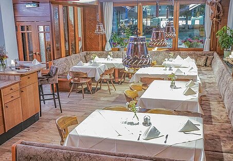 Gedeckte Tische im Restaurant Weinstube