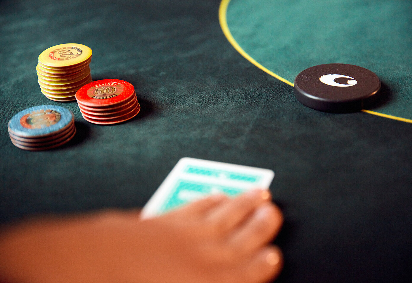 Poker Close-Up Cashgame Jetons Karten Dealerbutton