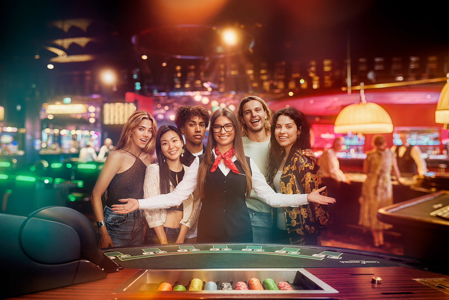 Fun & Friends Table Gruppe mit Croupière am Black Jack Tisch