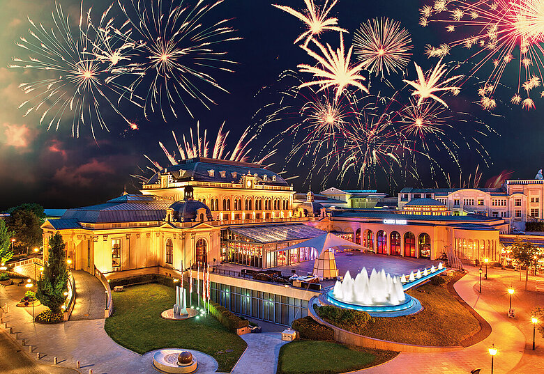 Casino Baden Ansicht mit Silvester Feuerwerk