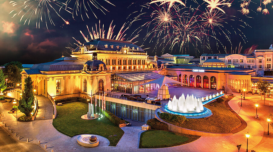 Casino Baden Ansicht mit Silvester Feuerwerk