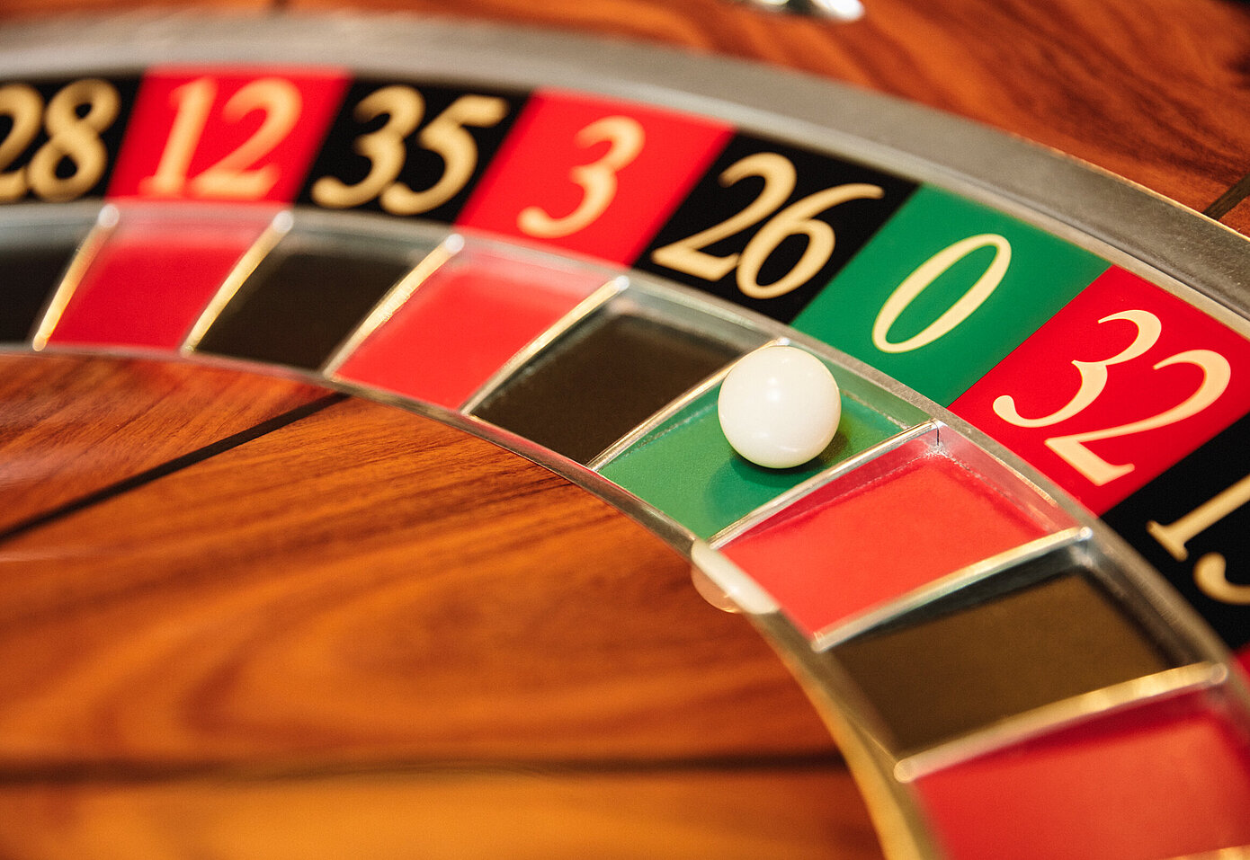 Roulettekessel Close-up Kugel in Fach Zero