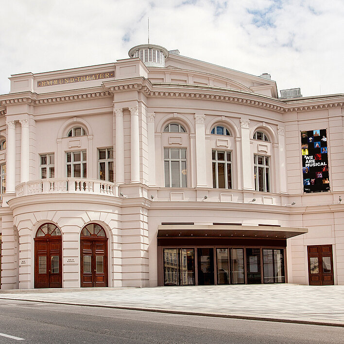 Raimund Theater Außenansicht bei Tag