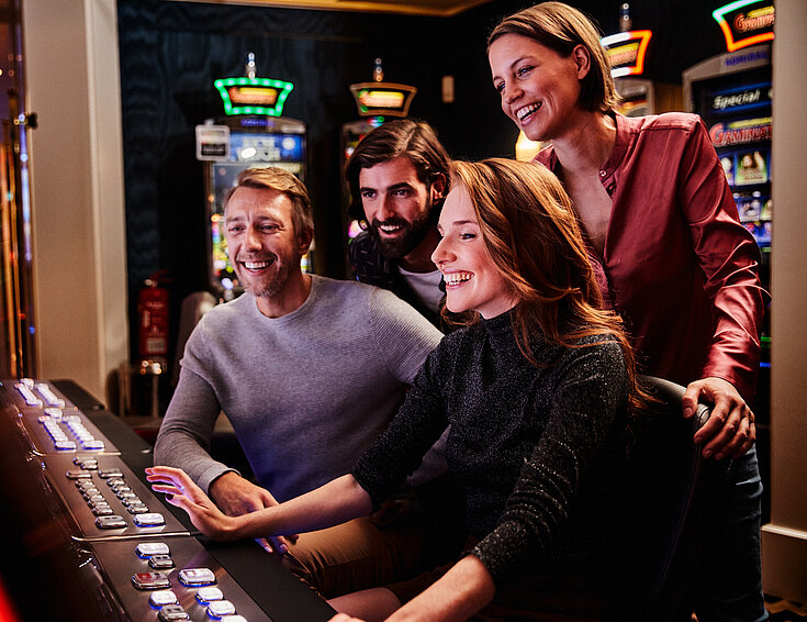 Automaten Model zwei Mann und zwei Frauen