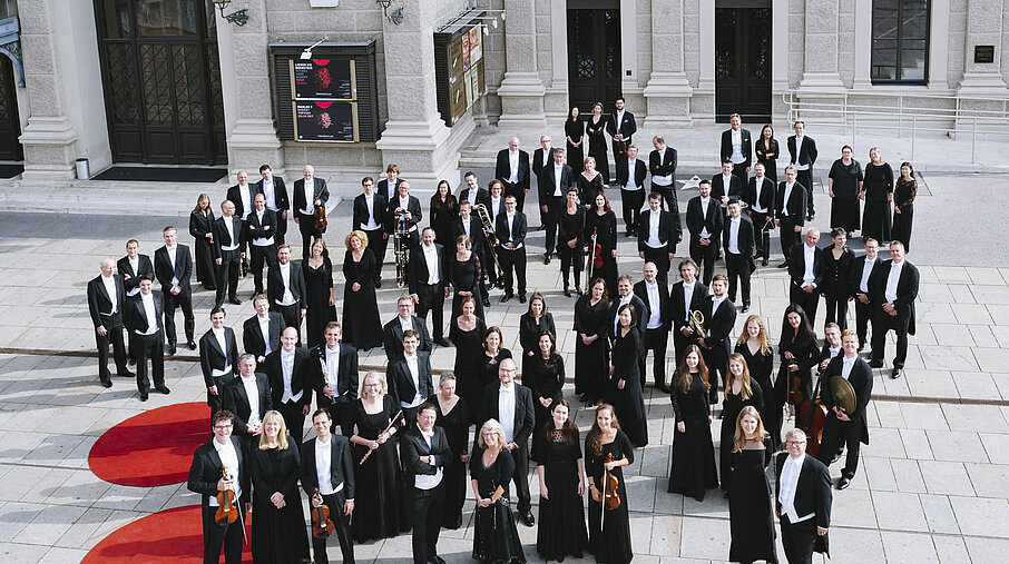 Tonkünstler Orchester vor dem Musikverein