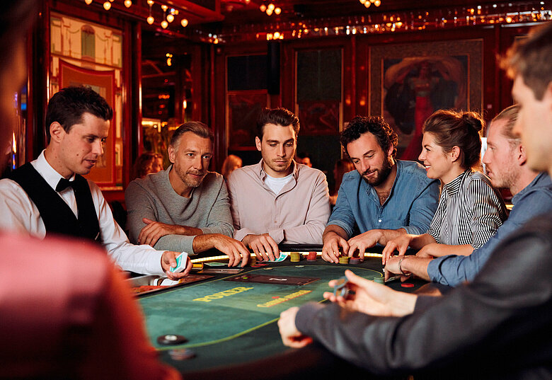 Poker Model Gruppe Turnier
