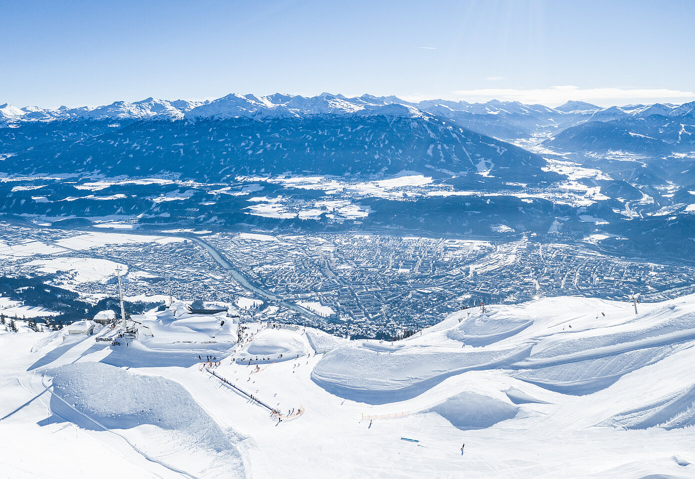 Verschneites Innsbruck