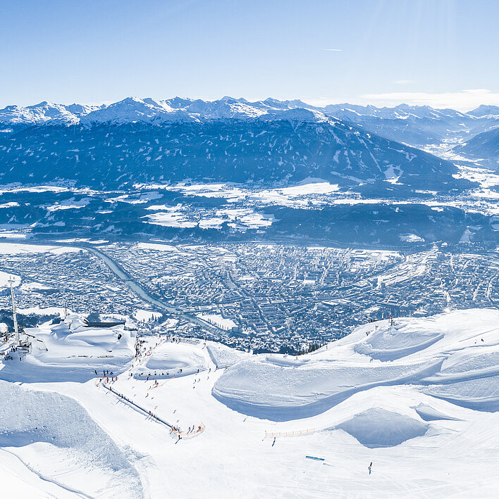 Verschneites Innsbruck