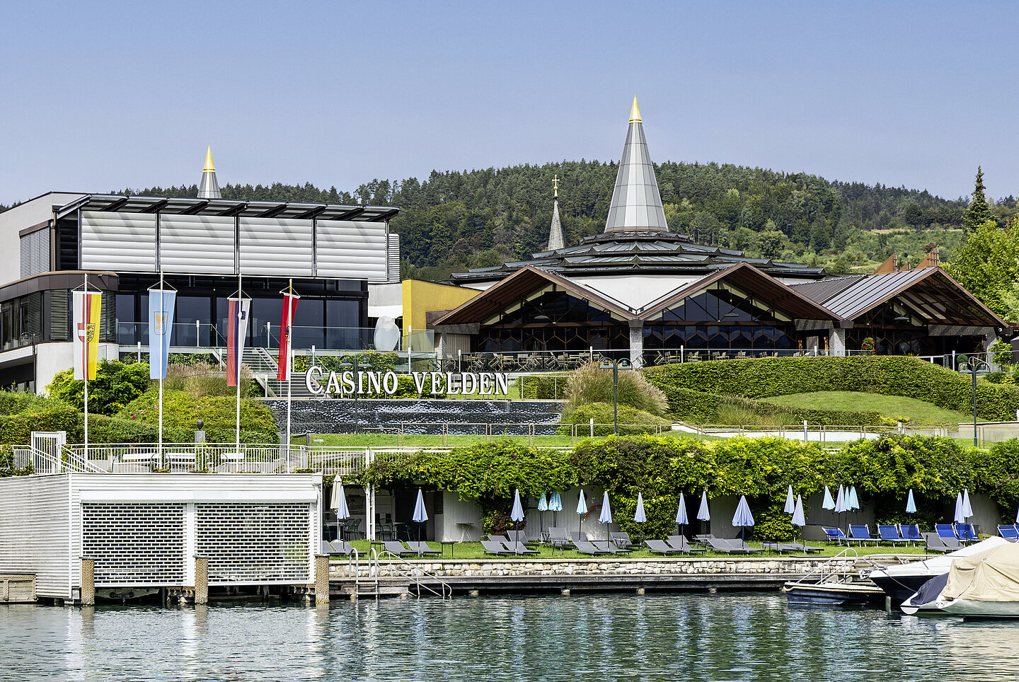 Casino Velden Außenansicht bei Tag