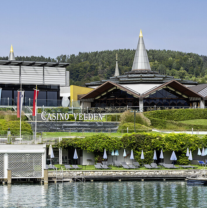 Casino Velden Außenansicht bei Tag