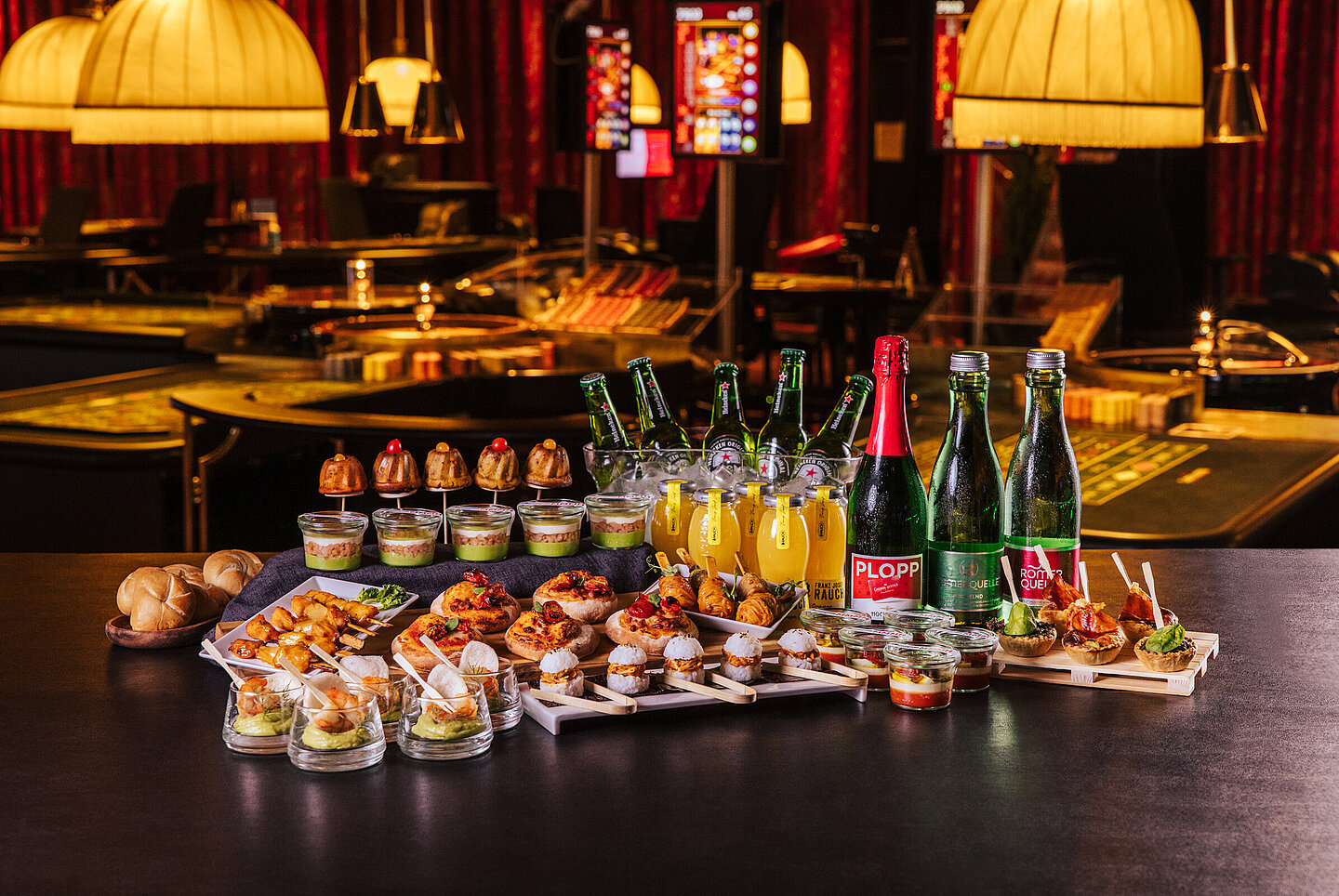 Drinks and Party Food Package im Casino