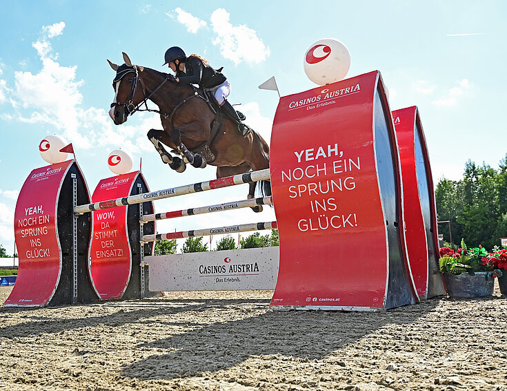 OEPS Casinos Austria Future Cup Sujet Springreiterin