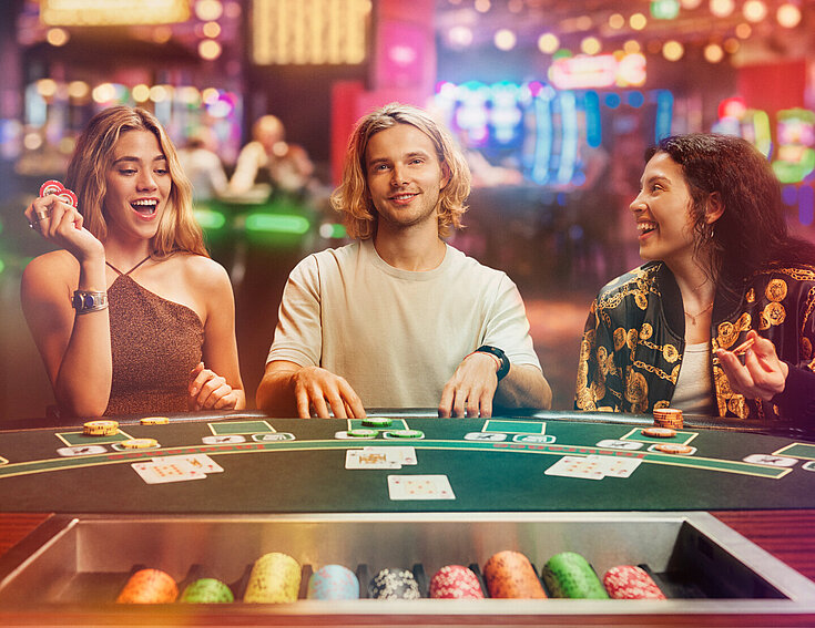Casinos Austria Casino Gäste spielen Black Jack Turnier im Casino