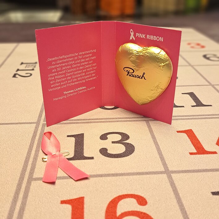 Pink Casino Night Goodie Schoko-Herz am Roulette-Tisch im Casino Salzburg