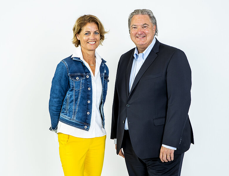 Martina Löwe, Geschäftsführerin der Österreichischen Krebshilfe und Casinos Austria Generaldirektor Erwin van Lambaart