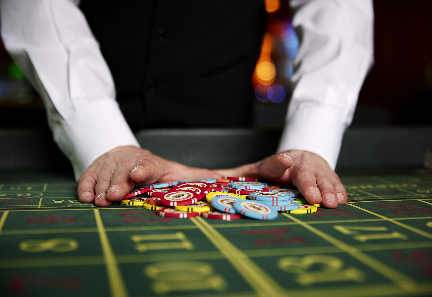 Croupier Hand Jetons Roulette