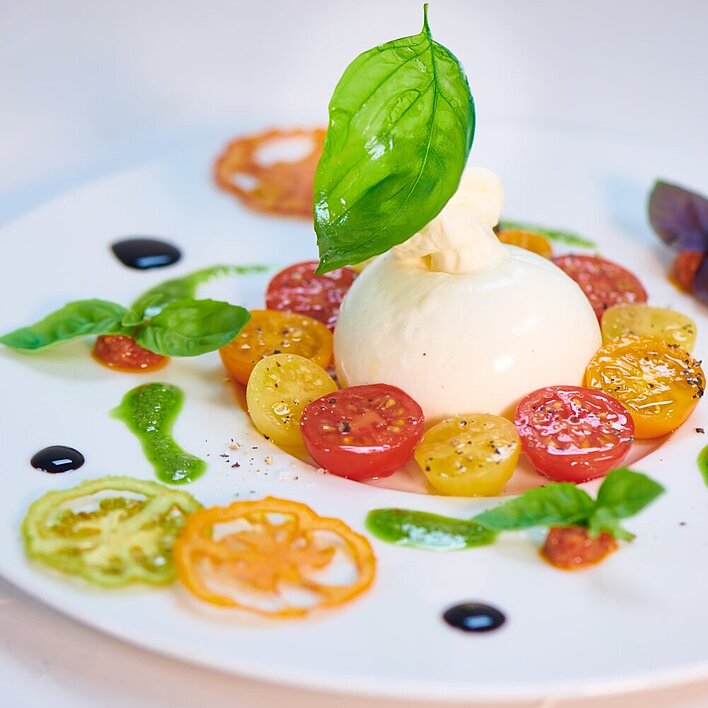 Vorspeise Burrata aus dem Dinner & Casino Menü Salzburg