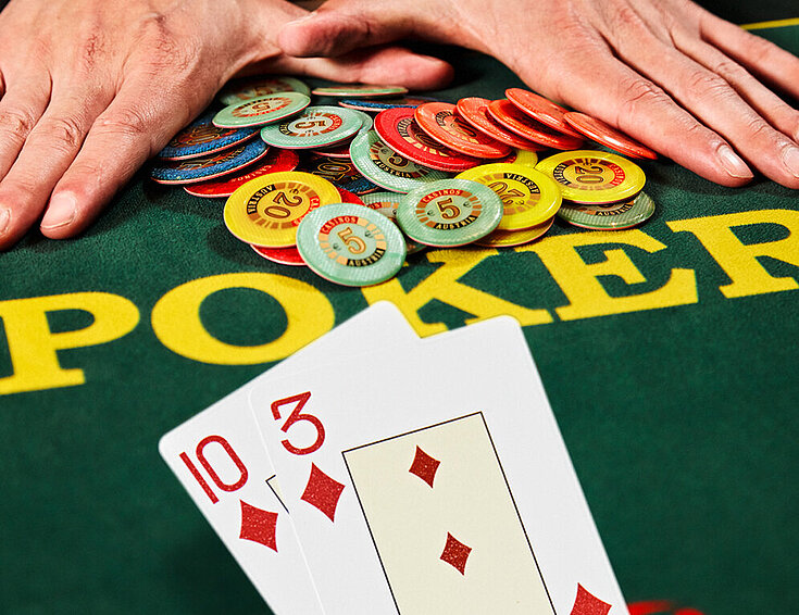 Casinos Austria poker-karten-closeup-zehn-drei.jpg
