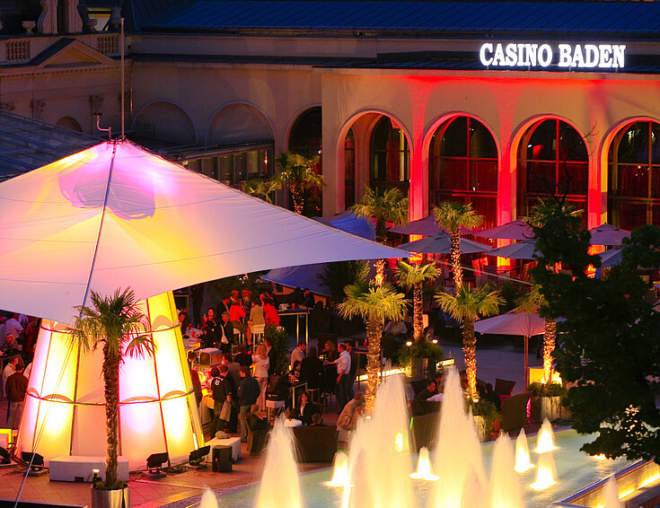 Casino Baden Summerlounge - Husar Christian Casino Terrasse am Abend