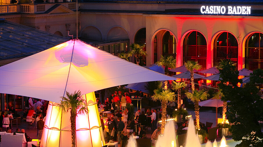 Casino Terrasse am Abend