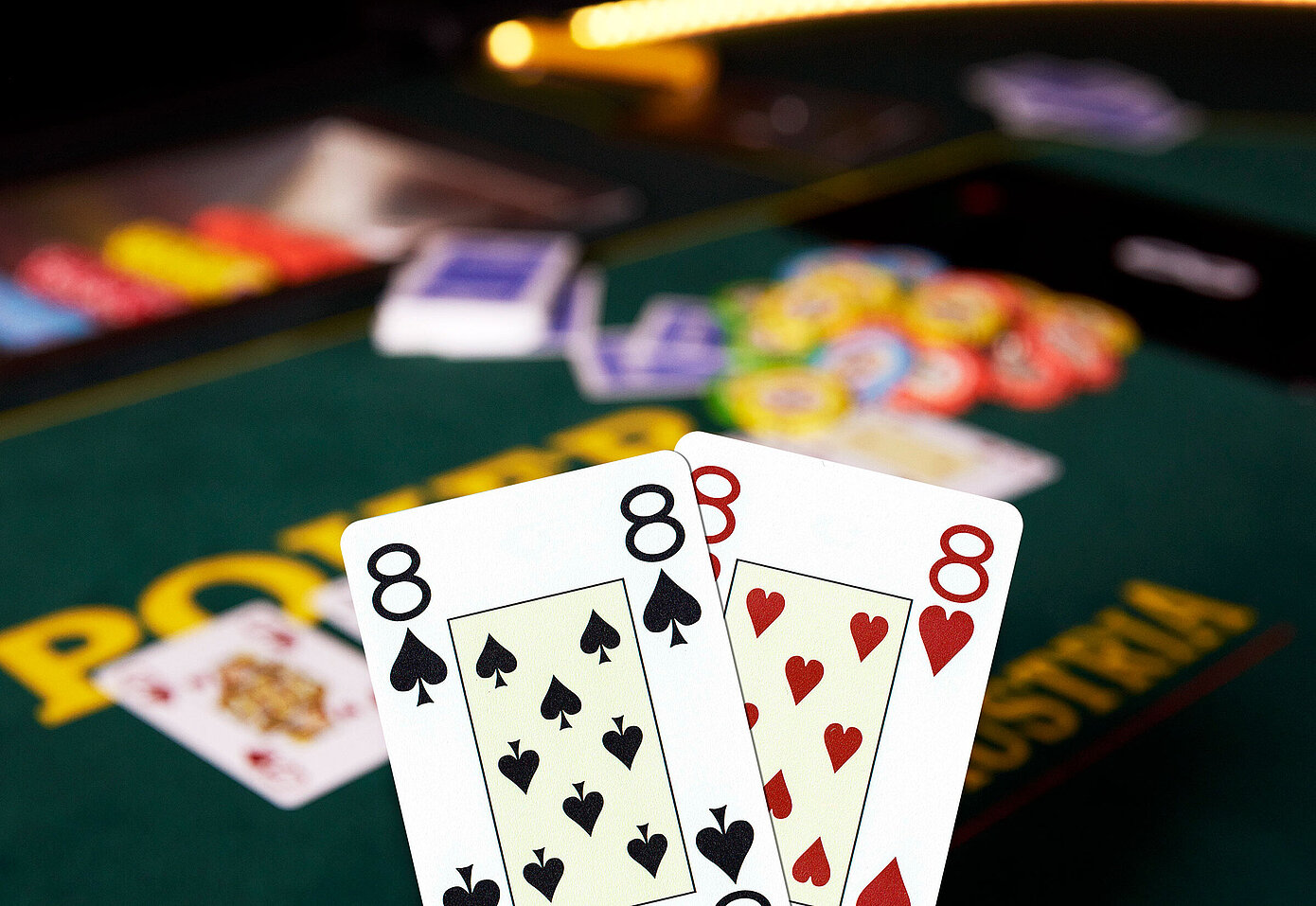 Lucky 8 Poker Cash Game Aktion Pokerhand mit zwei Achtern