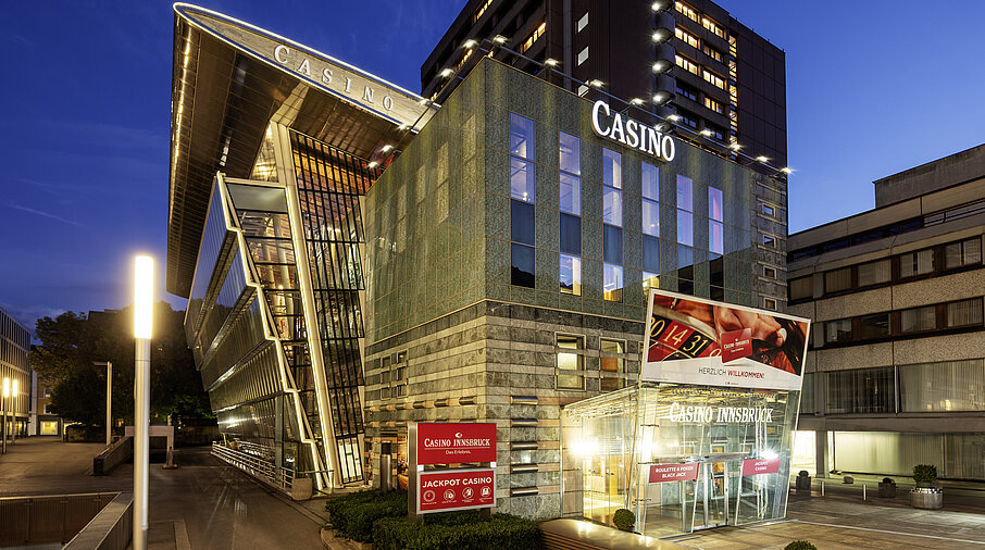 Casino Innsbruck Außenansicht bei Nacht